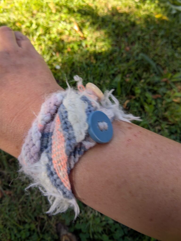 Bracelets en cours de tissage